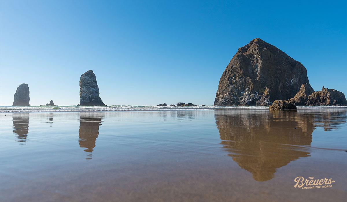 Der berühmte Haystack Rock am Cannon Beach von Oregon